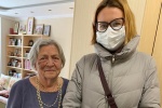 Администрация поселения поздравила жительницу Сосенского с 90-летием