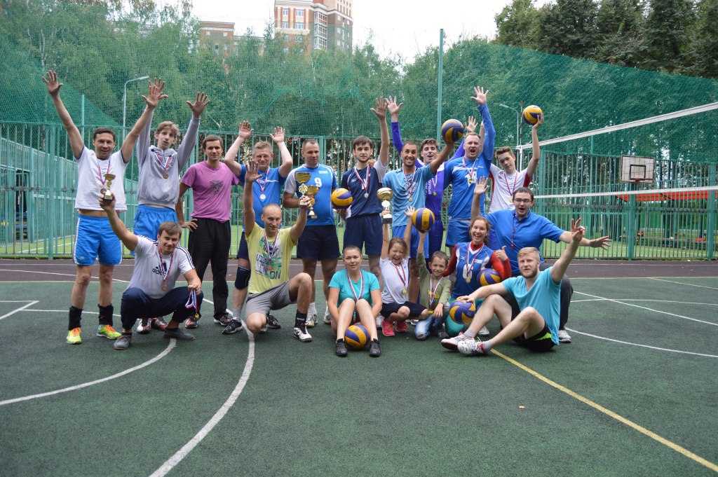 Жители Сосенского сыграли в волейбол