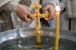 Освященную на Крещение воду в храме в Летове будут раздавать всю неделю