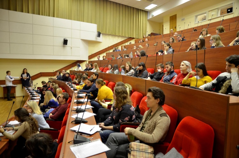 Научная конференция открылась в Троицкой школе повышения квалификации преподавателей физики 