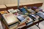 Дом культуры «Коммунарка» передал библиотекам книги к Международному дню книгодарения