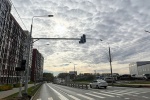 На пересечении улиц Эдварда Грига и Александры Монаховой установили светофор
