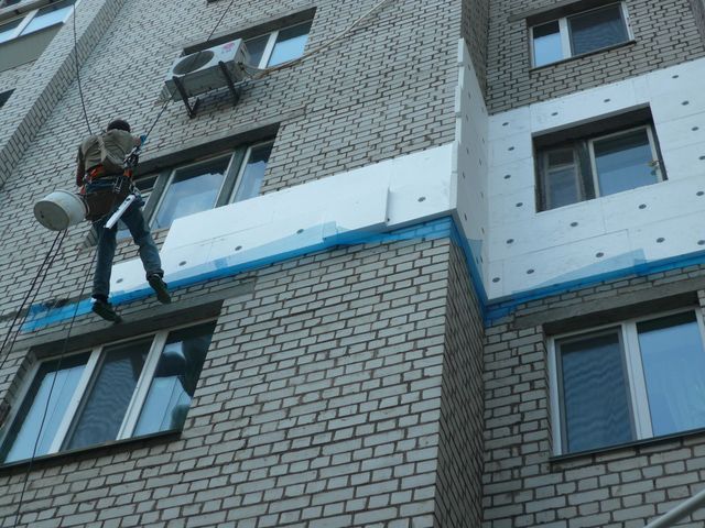 В поселении Сосенское выполнят работы по ремонту и утеплению фасадов