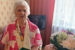 В Сосенском поздравили жительницу с 85-летием