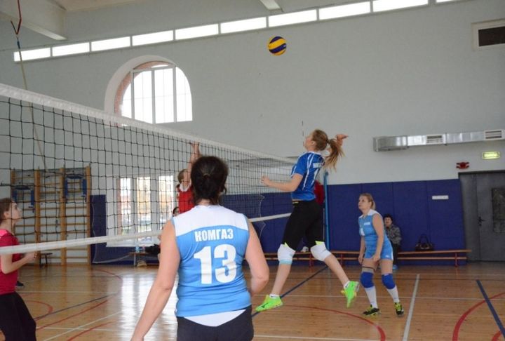 Сосенские волейболистки сыграли первые матчи в Любительской волейбольной лиге