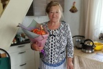 Жительницу деревни Бачурино поздравили с 80-летием