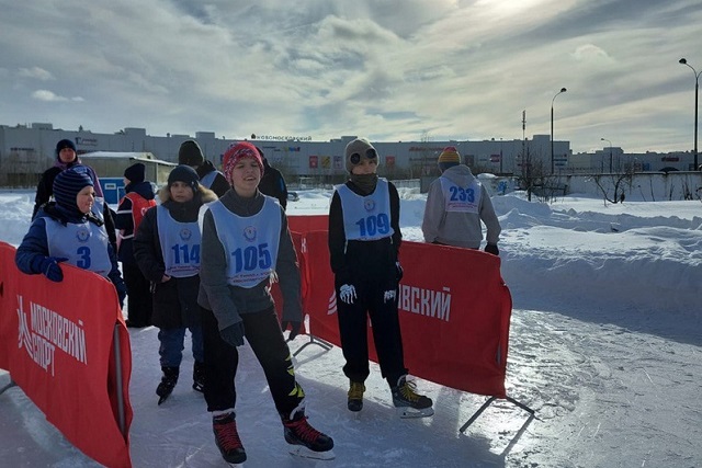Представители Сосенского выступили на конькобежном турнире «Лед надежды нашей» 