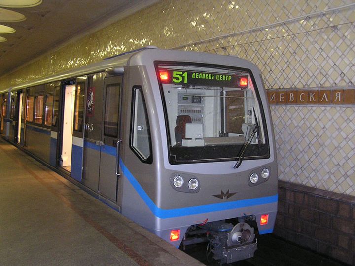 Примерочные кабины придут в столичное метро