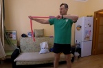 Комплекс домашних упражнений для пожилых продемонстрировал инструктор Сосенского центра спорта Павел Филиппов