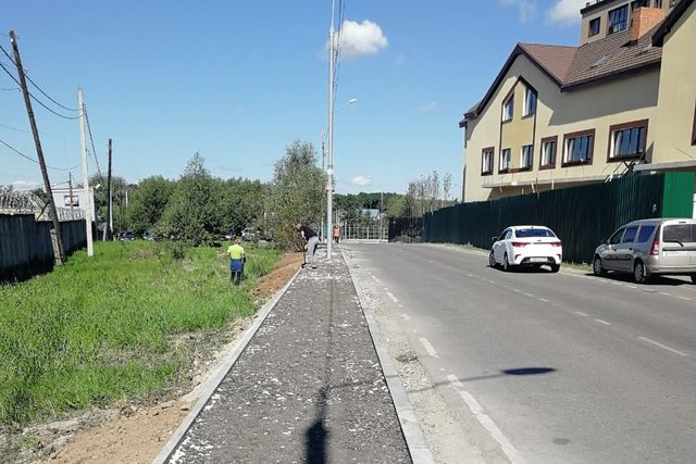 Обустройство тротуара в Прокшино подходит к концу