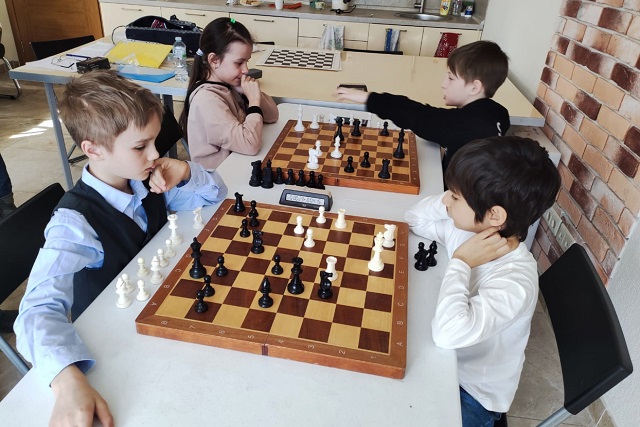В Газопроводе состоялся шахматно-шашечный турнир в двух возрастных категориях