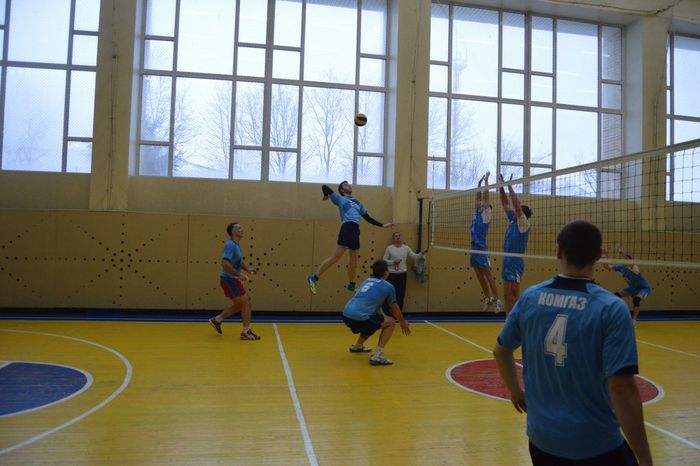 Сосенские волейболисты выиграли у Вороновских 