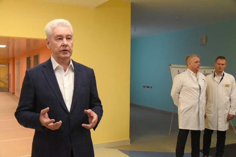 Собянин осмотрел итоги реконструкции детской поликлиники в Лианозове