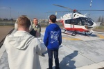 Пилоты и диспетчер вертолетной площадки в Коммунарке провели экскурсию для активистов Движения Первых