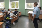 Инспектор ГИБДД поговорил о ПДД с учениками школы № 2070