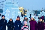 Ученики школы 2070 посетили выставку ледяных фигур 