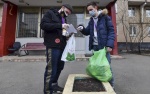 Более 8 тысяч соцрабоников и волонтеров помогают москвичам на самоизоляции