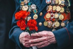Выплаты к 78-й годовщине Победы получат в Москве ветераны и труженики тыла