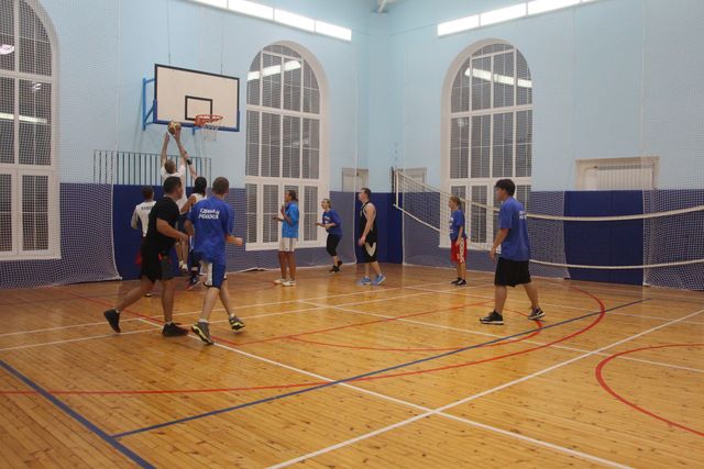Турнир по стритболу ко Дню учителя прошел в Сосенском
