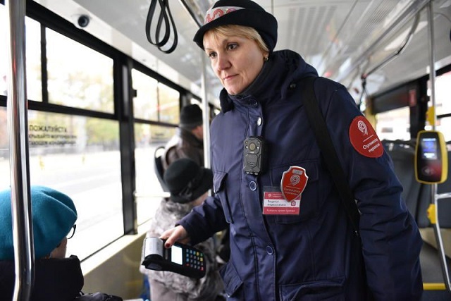 Более 800 безбилетников выявили за два дня проверок у метро «Филатов луг»