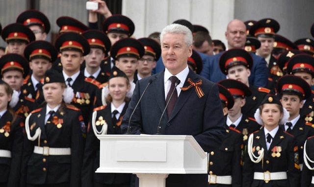 В Московском параде кадетского движения на Поклонной горе приняли участие более 2.5 тыс человек