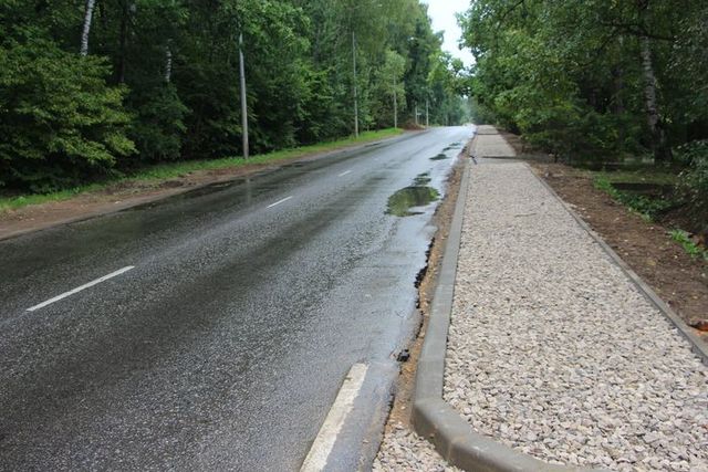 Тротуар в Летово уже практически готов