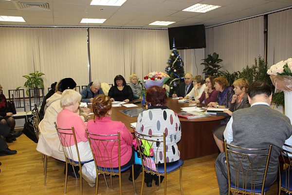 На встрече жителей поселения Сосенское с главой администрации были обговорены вопросы благоустройства