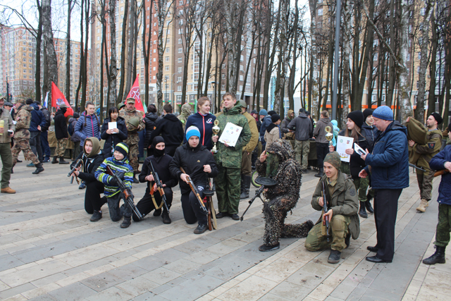 Праздник «Молодежный щит России» для будущих защитников Родины провели в Липовом парке