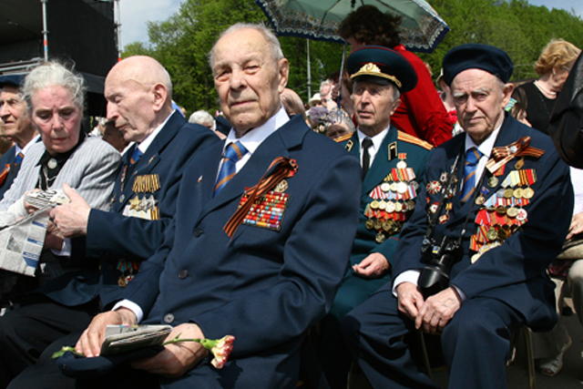 Ветераны Великой Отечественной войны получат материальную помощь ко Дню Победы