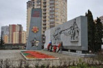 Памятник в Коммунарке облицуют карельским гранитом