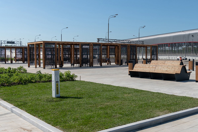 У новых станций метро в Сосенском обустроены полноценные скверы для отдыха