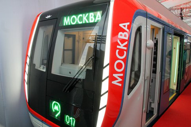 Поезда «Москва» отправляются под землю