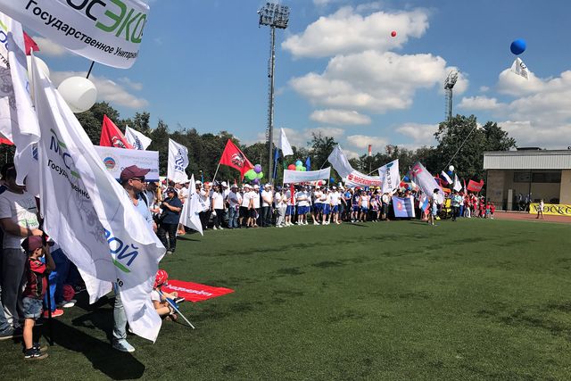 Спортсмены Сосенского стали участниками общегородского Дня физкультурника