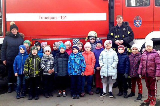 Дошкольников школы №2070 посетили сотрудники пожарной части
