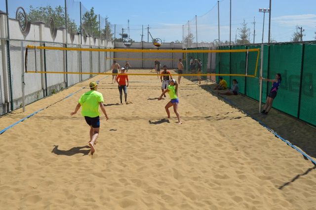 Турнир по пляжному волейболу прошел в Сосенском