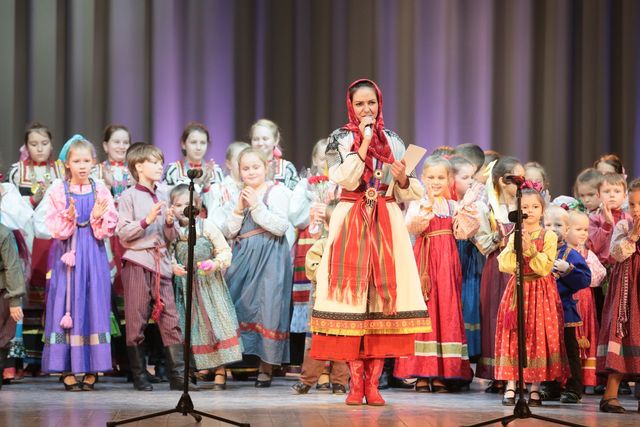 Отчетный концерт коллектива «Зоренька» прошел в ДК Коммунарка