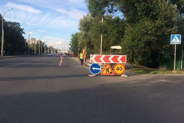 В Сосенках продолжают обустраивать тротуар