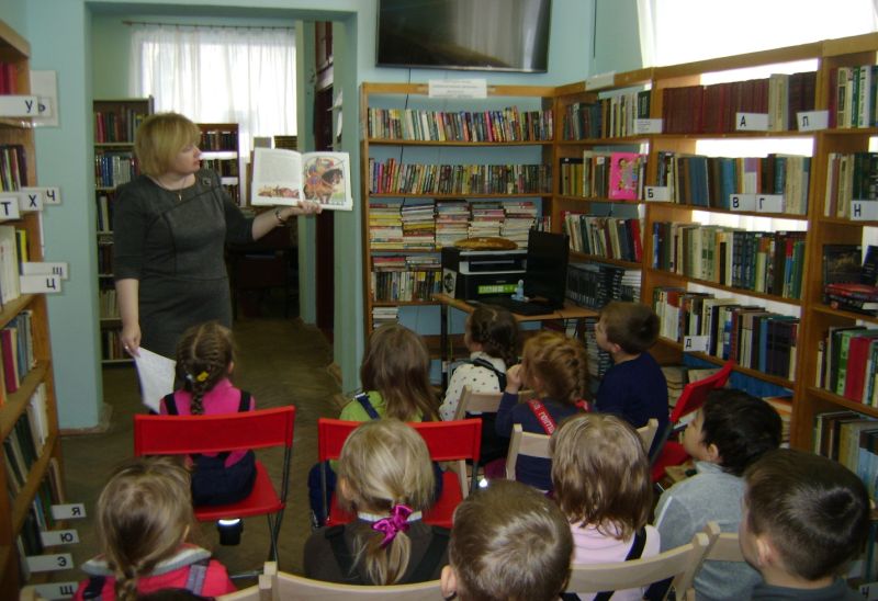 Воспитанники дошкольного отделения Школы № 2070 сходили на экскурсию в библиотеку
