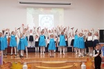 Ученики школы № 2070 поздравили педагогов с Днем учителя праздничным концертом 