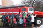 В Коммунарке детей познакомили с работой пожарных