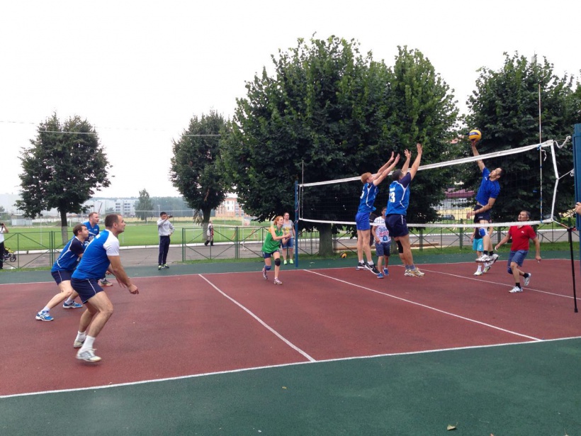 Сосенские волейболисты приняли участие в любительском турнире