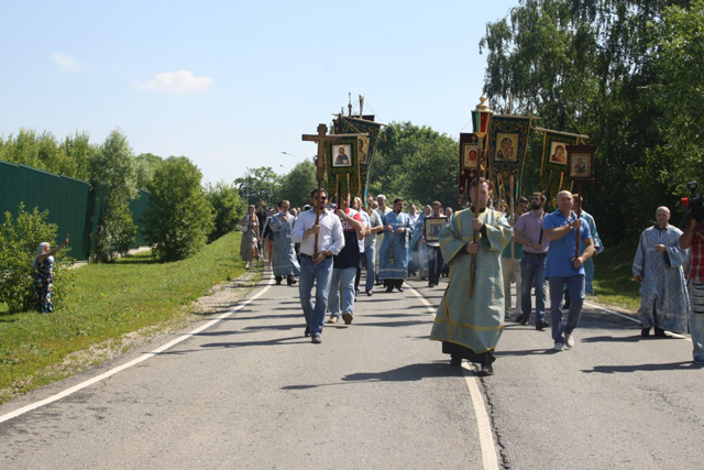Крестный ход с мироточивой иконой пройдет в Сосенском 23 июня