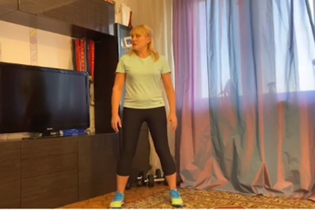 Урок фитнеса для пенсионеров провела Наталия Черепанова