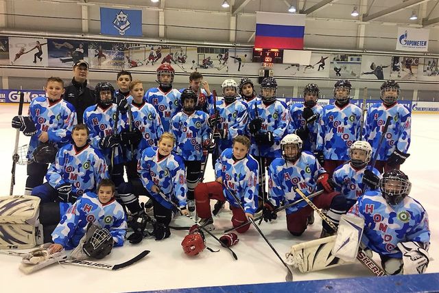 Сосенские хоккеисты провели победную встречу