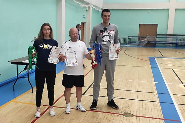 Спортсмены из Сосенского стали третьими на окружных соревнованиях по настольному теннису