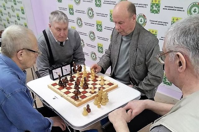 Сосенские шахматисты готовятся к окружным соревнованиям