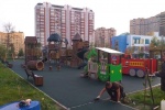 На Лазурной улице завершилось благоустройство детской площадки