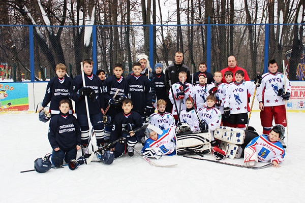 Сосенская команда «Русь-КОМГАЗ» сыграла первую игру в рамках турнира по хоккею