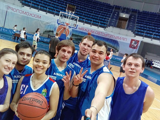 Молодые парламентарии Сосенского показали высокий уровень мастерства в турнире по стритболу на Кубок Молодежной палаты при Мосгордуме