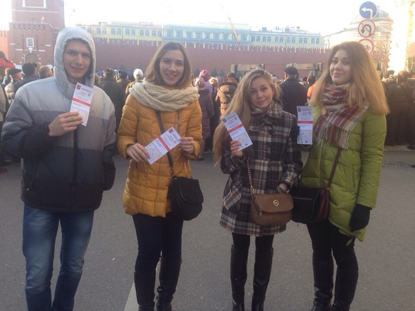 Представители Молодежных палат Москвы посетили парад на Красной площади